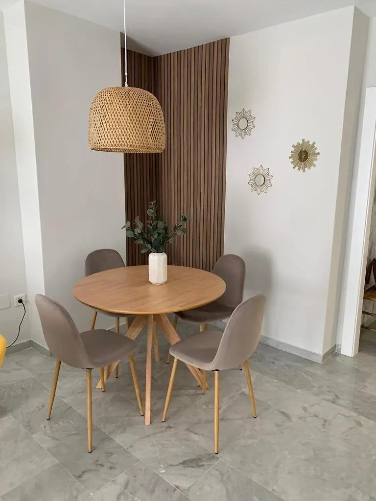 Apartamento A Un Minuto Playa 푸엔히롤라 0*,